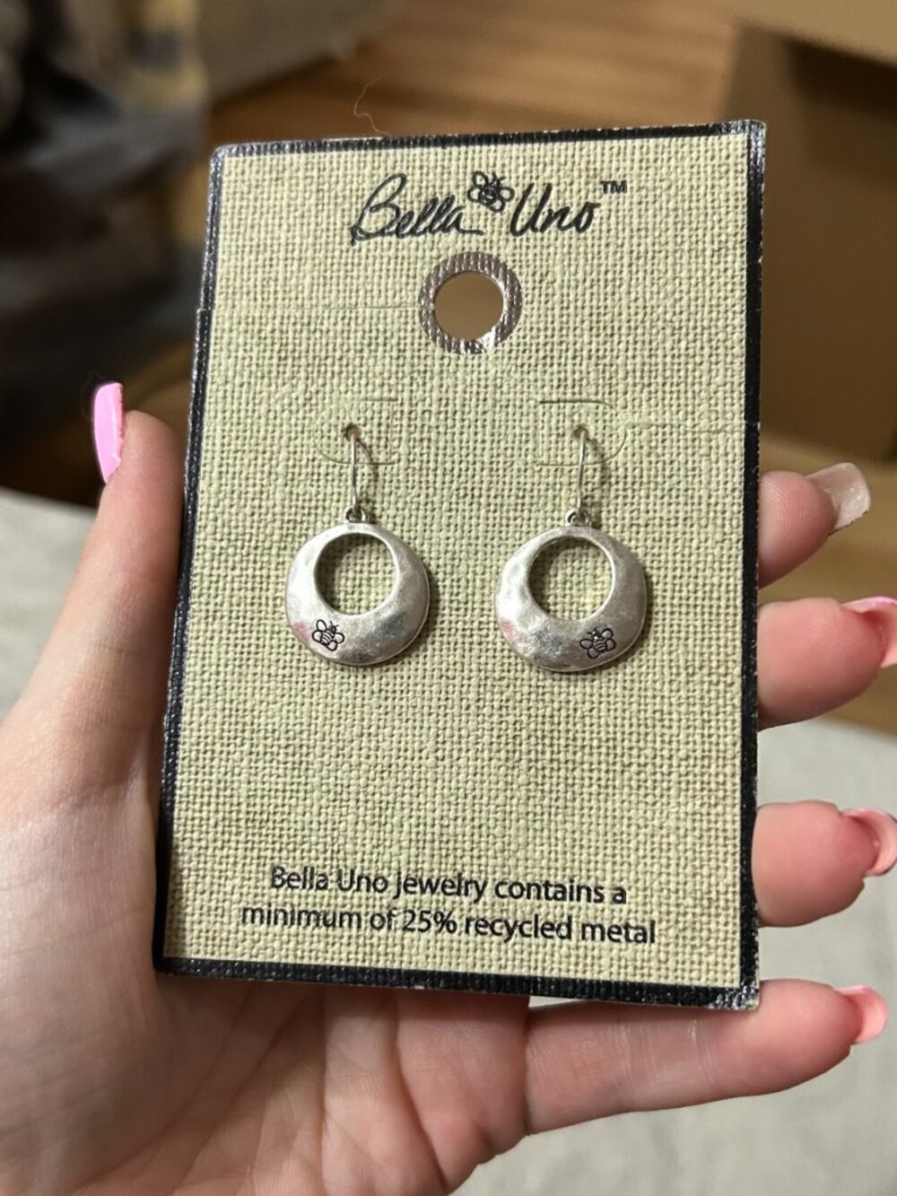 Bella Uno Silver Tone Hammered Circle Open Hoop Bee Dangle Earrings NWT